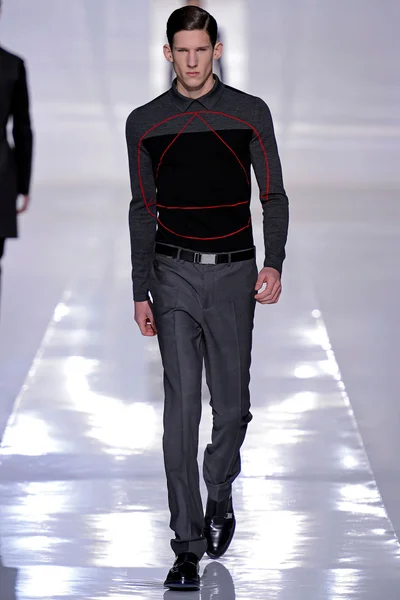 Look 25